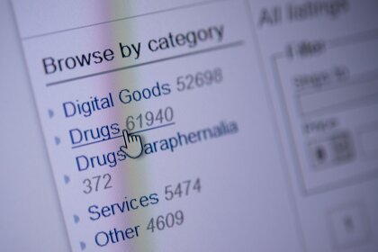 buying drugs off darknet